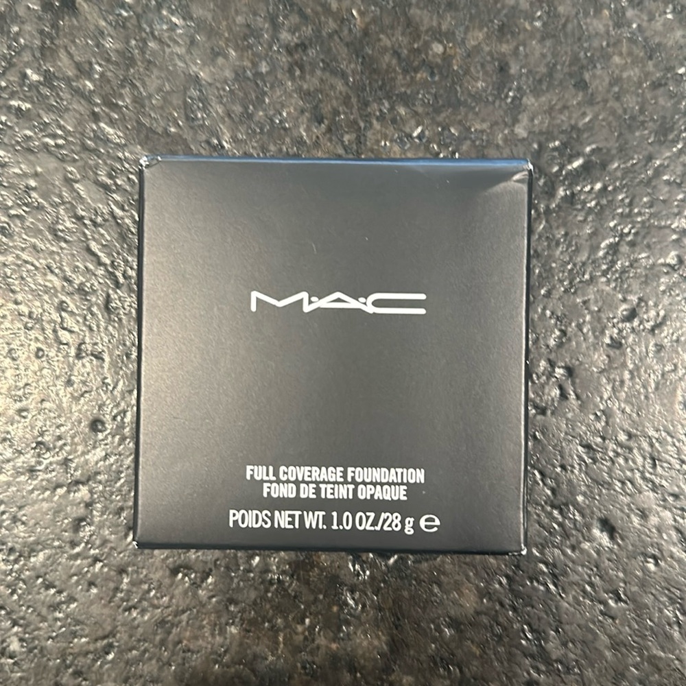 MAC Full Coverage Foundation color-C40